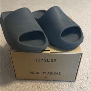 Yeezy Slate Gray Slides. Men’s Size 9
